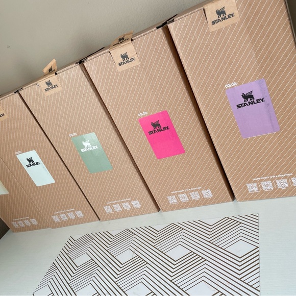 Stanley Quencher Tumbler - Pastel and Cream Marble - Picture 2 of 4